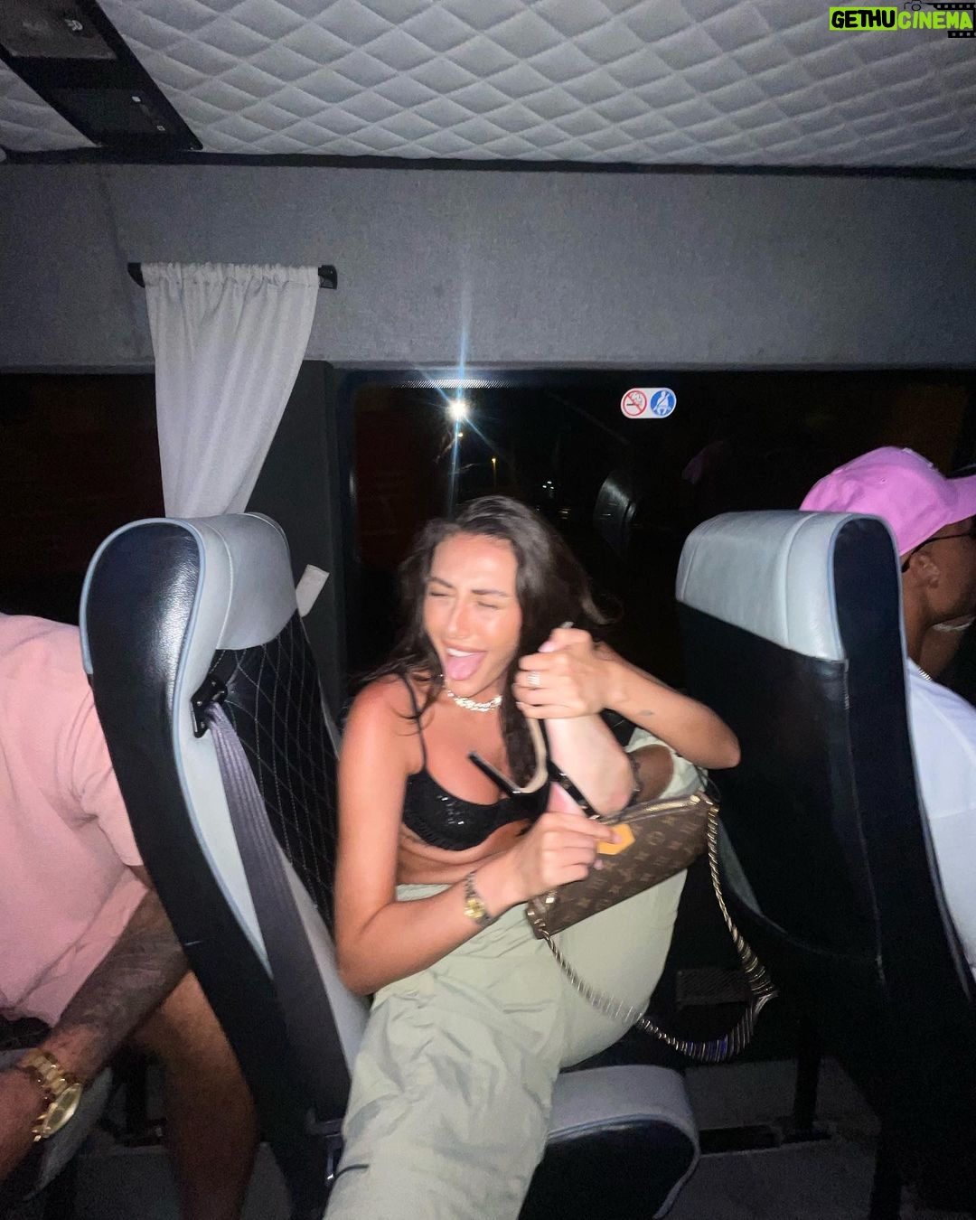 Chloe Veitch Instagram - Here’s a dump for everyone who shouldn’t get dumped🤍🇲🇹⚡️ Valletta, Malta