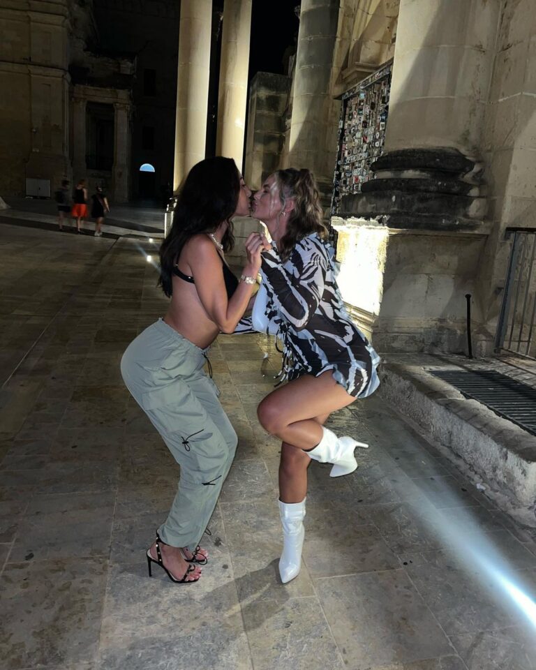 Chloe Veitch Instagram - Here’s a dump for everyone who shouldn’t get dumped🤍🇲🇹⚡️ Valletta, Malta