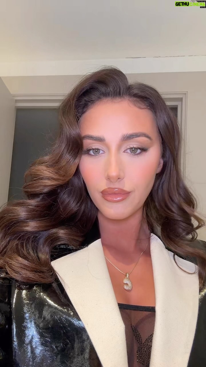 Chloe Veitch Instagram - Vanilla baby 🍦❄️