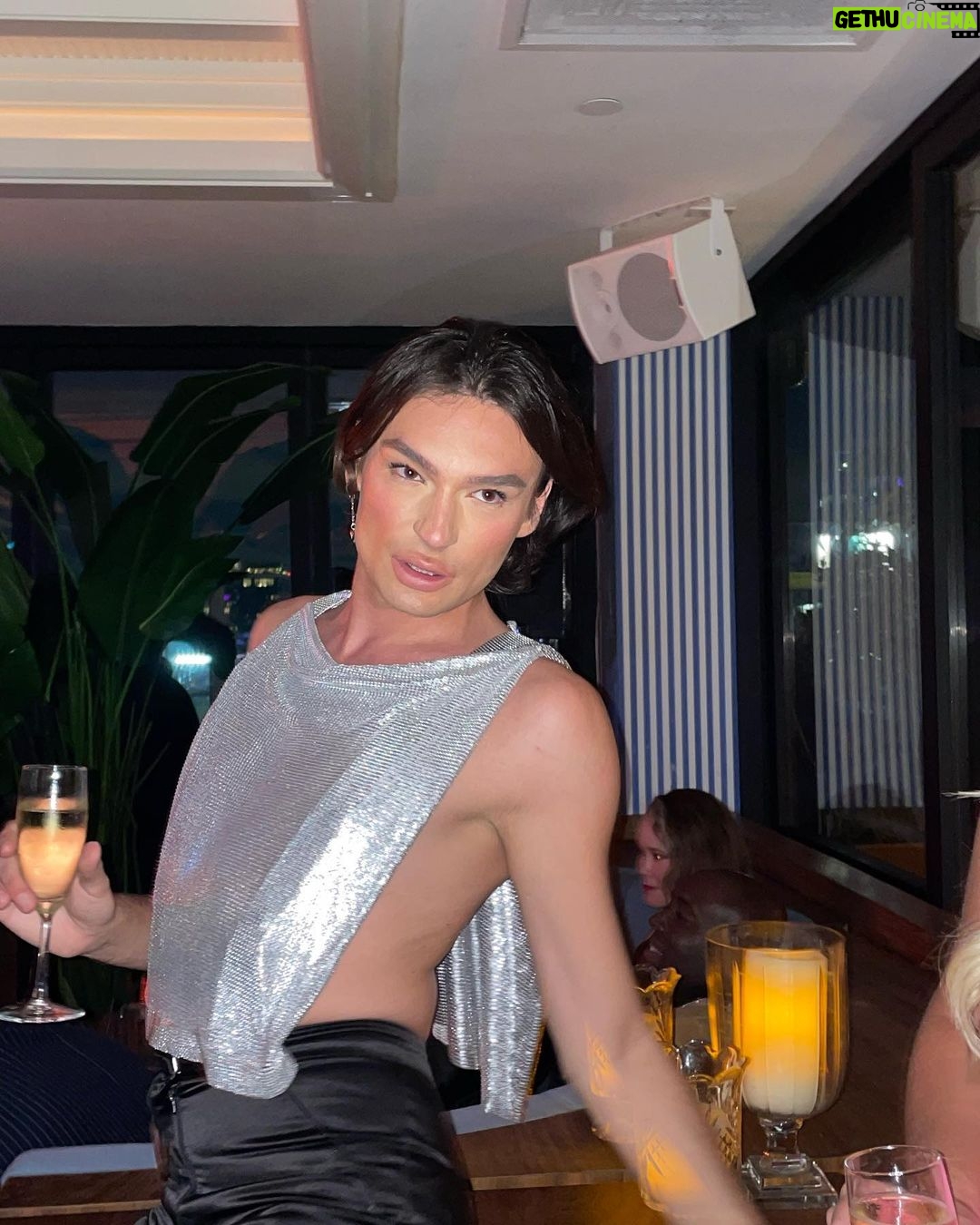Chloe Veitch Instagram - Missing my friendsðŸ˜ðŸ˜ðŸ˜ðŸ˜