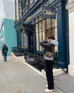 Chloe Veitch Instagram - Life 🦖💙🦋🧚🏻