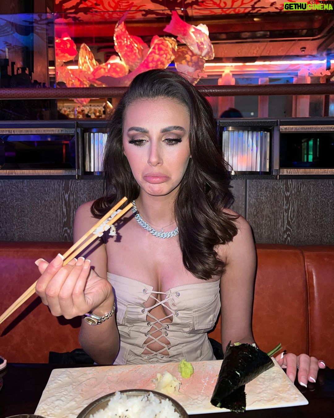 Chloe Veitch Instagram - Toxic trait no 2. Thinking I can eat w/ chopsticks 🥢