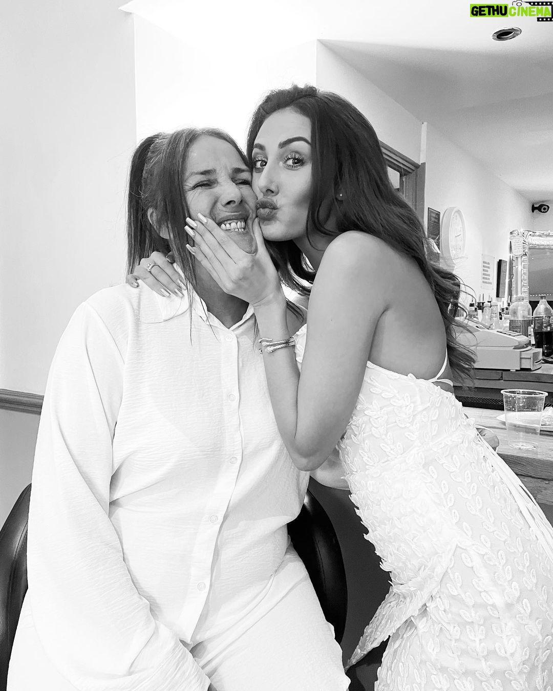 Chloe Veitch Instagram - Happy international women’s day, today is about spreading awareness and bringing the world to a point where it is free of bias, stereotypes and discrimination and is diverse, equitable, and inclusive while differences are valued and celebrated. I am proud to be a woman, I am NOT going to be stereotyped, I am NOT going to stand for being discriminated. Sometimes I feel hindered being a woman because I get underestimated, being told what I should and shouldn’t do in terms of business and my career, because of being a woman, Today is about reminding everyone that we can achieve whatever we want to achieve without being told that isn’t our role to play. We are hard workers. We are strong. We are beautiful. We are impactful. We are also helping to change and shape the world for the better. We are mothers. Grandmothers. Wives. Business women. Entrepreneurs. We are whatever we want to be, let’s embrace it💗