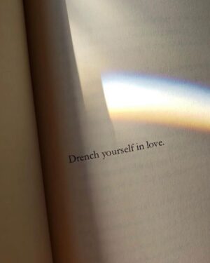 Chloe Veitch Instagram - “ drench yourself in love”💙