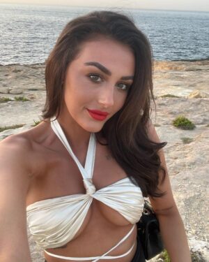 Chloe Veitch Instagram - Classy girls have more fun? I don’t think so m8 tricked ya
