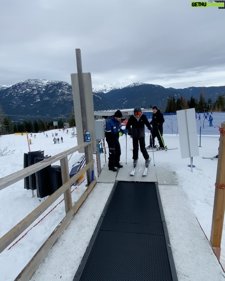 Chloe Veitch Instagram - Ski ya later ⛷️ Whistler, Canada