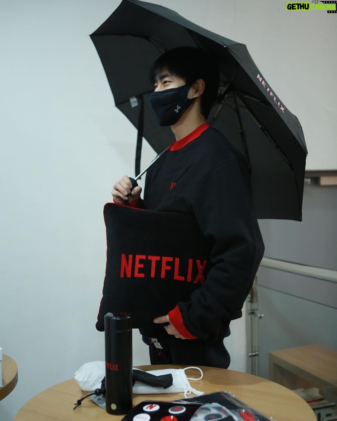 Cho Byeong-kyu Instagram - Thank you for NETFLIX