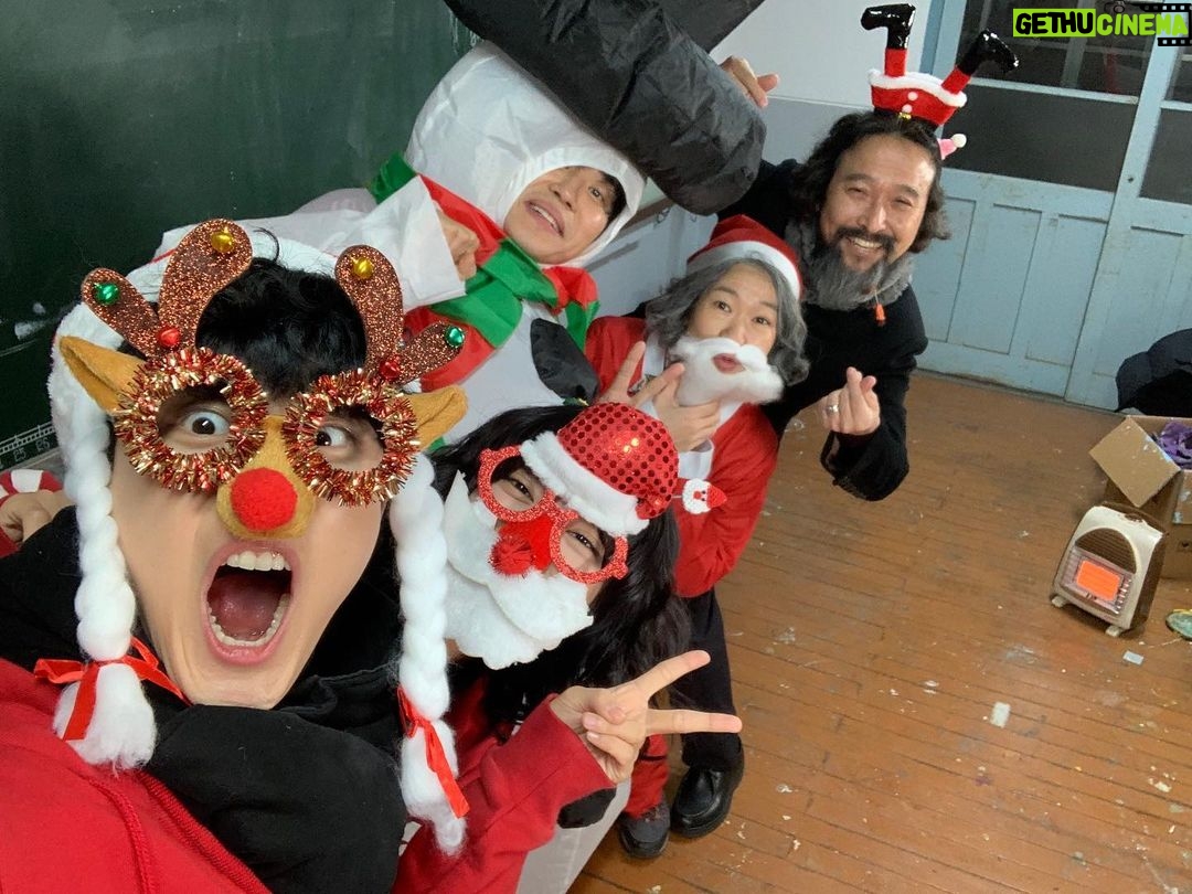 Cho Byeong-kyu Instagram - 우리는 카운터즈 메리크리스마스