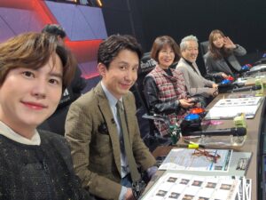 Cho Kyu-hyun Instagram - 3달간 월요일 밤을 함께해 준 싱어게인 너무 고마웠어요^^ 떠나보내기 속상한 마음에 함께 한 팀워크 G려버렸던 심사위원님들 + (콩알만하게 나왔지만 국민MC승기형) 사진 투척!!!! #싱어게인 #규현 #송민호 #선미 #이해리 #유희열 #이선희 #김종진 #김이나 #이승기 #싱어게인수고했어
