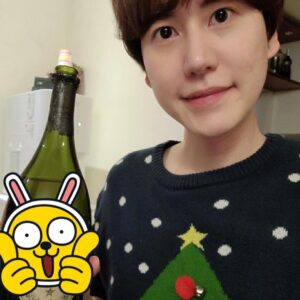 Cho Kyu-hyun Instagram - 2021년 맞이 셀카 털기^^ 너무 오래 버려뒀지 미안해!!! 인스타그램이 새 휴대폰에서 접속이 안 돼서 하기가 힘들어유 ㅜㅜ #2021 #올해도잘부탁드립니다 #규현 #코로나19물러가라 #콘서트하고싶다
