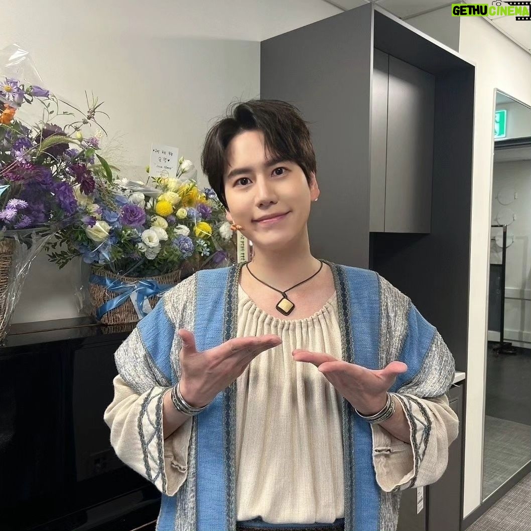 Cho Kyu-hyun Instagram - 오늘 뮤지컬 벤허!! 저의 첫 공연 무사히 마쳤어요!! 오늘이 있기까지 제작진 연출&음악팀 그리고 함께하는 배우분들까지 너무 많은 큰 힘을 주셨고, 무사히 마칠 수 있음에 감사합니다!! 그리고 빈 자리 없이 가득 와주신 관객 여러분들께 너무 감사드리고, 마지막 공연까지 '벤허'라는 작품에 감동을 안고 가실 수 있도록 매 순간 열심히 할게요^^ #벤허