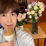 Cho Kyu-hyun Instagram - 달고나 커피!! 10분만에 완성해 버리기.. 여러분 쉬운데요??? 뭐죠?????? 허허헣. #규티비 #달고나커피 #꽃달규 #조교수님 #규현