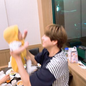 Cho Kyu-hyun Instagram - 우리 조카들 첫 돌 생일 기념^^ #예준 #하준 #축하해!!