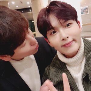 Cho Kyu-hyun Instagram - Happy new year^^ 이제 삼땡규33 #려욱아난너에게취해 #술땜에취하는게아니야 #라이브신갓령구 #드디어2019 #옛날사진