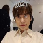 Cho Kyu-hyun Instagram - 2021년 맞이 셀카 털기^^ 너무 오래 버려뒀지 미안해!!! 인스타그램이 새 휴대폰에서 접속이 안 돼서 하기가 힘들어유 ㅜㅜ #2021 #올해도잘부탁드립니다 #규현 #코로나19물러가라 #콘서트하고싶다