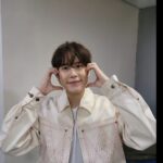 Cho Kyu-hyun Instagram - 1월 9일 앨범발매 후 쇼케이스 이후로 팬싸인회, 음악방송 목금토일 열심히 한 주 달렸어요!! 사전녹화 새벽부터 나와서 응원해 주신 팬분들 정말 너무너뮤너뮤 고마워요!!! 앨범 미팅부터 녹음했던 시간들도 생각나고, 이 Restart앨범 위해 고생 해준 너무 고마운 분들 진심으로 감사드리고 더 많은 분들 들으실 수 있도록 앞으로도 많이 부르고 다닐 예정이에요~~ 이제 1주일도 안 지났는걸 ^^ 응원 해 주신 여러분께도 직접 실제로 들으실 수 있도록 더 열심히 살게요 !!! 소규현 일하자~~ 여러분 좀 만 기다려~~~ 고마워^^❤️