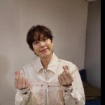 Cho Kyu-hyun Instagram - 1월 9일 앨범발매 후 쇼케이스 이후로 팬싸인회, 음악방송 목금토일 열심히 한 주 달렸어요!! 사전녹화 새벽부터 나와서 응원해 주신 팬분들 정말 너무너뮤너뮤 고마워요!!! 앨범 미팅부터 녹음했던 시간들도 생각나고, 이 Restart앨범 위해 고생 해준 너무 고마운 분들 진심으로 감사드리고 더 많은 분들 들으실 수 있도록 앞으로도 많이 부르고 다닐 예정이에요~~ 이제 1주일도 안 지났는걸 ^^ 응원 해 주신 여러분께도 직접 실제로 들으실 수 있도록 더 열심히 살게요 !!! 소규현 일하자~~ 여러분 좀 만 기다려~~~ 고마워^^❤️