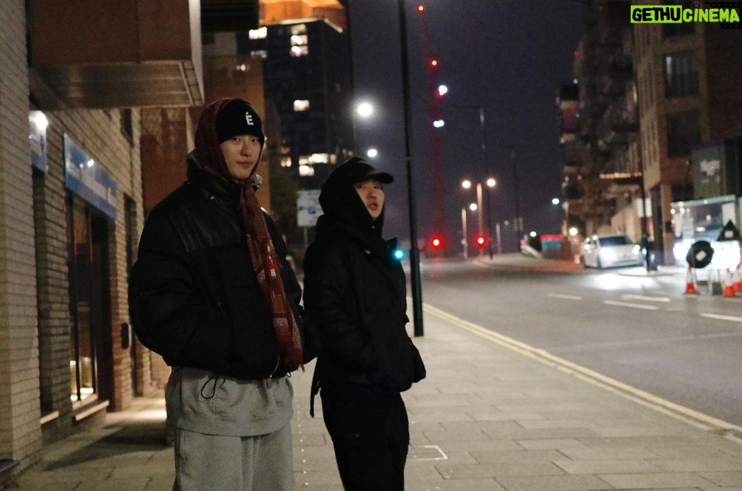 Cho Seung-youn Instagram - Don’t look back in anger
