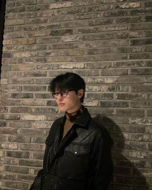 Cho Seung-youn Instagram - 🤎🖤