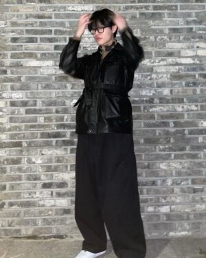 Cho Seung-youn Instagram - 🤎🖤