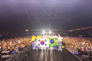 Choi Si-won Instagram - 10번째 종착지는 브라질! 🇧🇷 @superjunior 

정말 뜨거웠던 나날. 10년 만에 방문이라는 게 믿기지 않았습니다. 이제는 더 자주 보기를! 

10th destination: Brazil! 🇧🇷
Super hot days. Can't believe it's already been ten years since our last visit. Hope to see you all more often now!