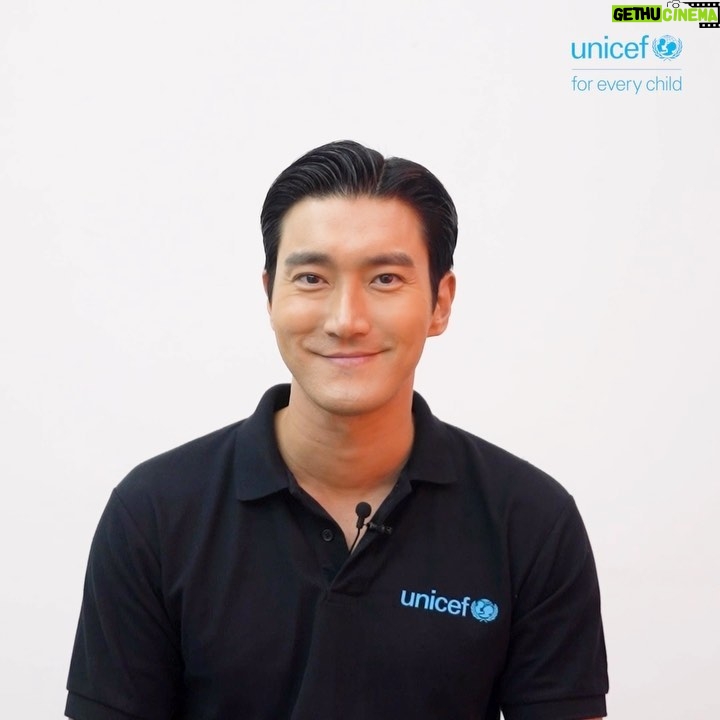 Choi Si-won Instagram - In honor of #WorldChildrensDay yesterday, here is my message: Every child must have an equal opportunity to grow in a safe and inclusive environment. #ForEveryChild ๐ ์ด์ #WorldChildrensDay๋ฅผ ๊ธฐ๋
ํ์ฌ ์ ์ ๋ฉ์์ง๋ ๋ค์๊ณผ ๊ฐ์ต๋๋ค. ๋ชจ๋ ์ด๋ฆฐ์ด๋ ์์ ํ๊ณ , ๋ฐ๋ปํ๊ฒ ํฌ์ฉํ๋ ํ๊ฒฝ ์์์ ํจ๊ป ์ฑ์ฅํ ๊ธฐํ๋ฅผ ๊ฐ์ ธ์ผ ํ๋ค๊ณ ์๊ฐํฉ๋๋ค. #ForEveryChild ๐ @unicef.eap @unicefnextgen Seoul, Korea
