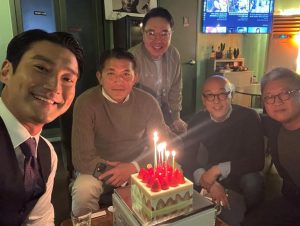 Choi Si-won Instagram - 축하해 주셔서 감사합니다 형님들.. 형님들도 좋지만 내년엔…  @ryanjwhong