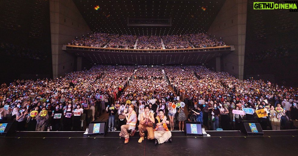 Choi Si-won Instagram - 이틀 동안 잊지 못할 공연. 감사합니다. An unforgettable performance for two days. Thank you. シャッター開めろ! 🔥 @superjunior #superjuniorlss