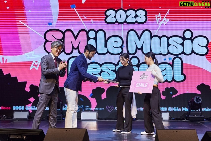 Choi Si-won Instagram - 제9회 SMile Music Festival 최종공연을 끝으로 7개월간의 대장정이 막을 내렸습니다. 음악을 향한 열정을 진심으로 응원합니다. 그동안 너무 수고 많으셨습니다. @sm.smile.official