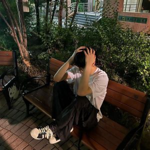 Choi Soo-bin Instagram - 여름밤 산책🍦
