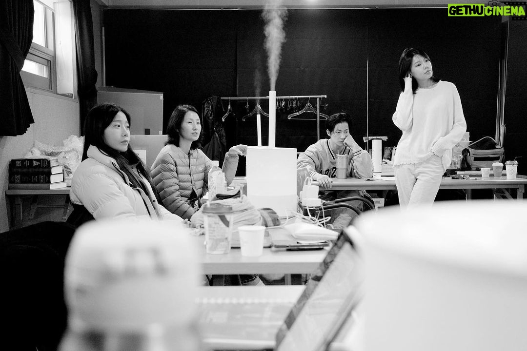 Choi Soo-young Instagram - 연극 ‘와이프’ D-7 12/26-2/8 LG 아트센터 서울 U+ 스테이지