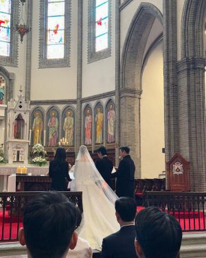 Choi Soo-young Instagram - 상상했던 것 보다… 너무나 아름다웠다👰🏻‍♀️
왕비세요..? 오늘 , 모든 축복이 너에게로 향하길 💍
축하해🤍