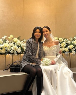 Choi Soo-young Instagram - 상상했던 것 보다… 너무나 아름다웠다👰🏻‍♀️
왕비세요..? 오늘 , 모든 축복이 너에게로 향하길 💍
축하해🤍