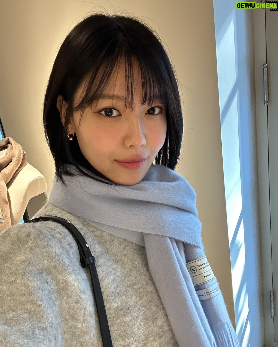 Choi Soo-young Instagram - 홀리데이분위기만끽🎄♥️