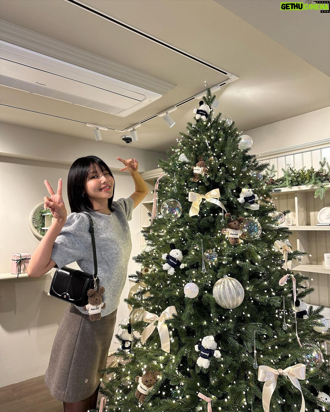 Choi Soo-young Instagram - 홀리데이분위기만끽🎄♥️