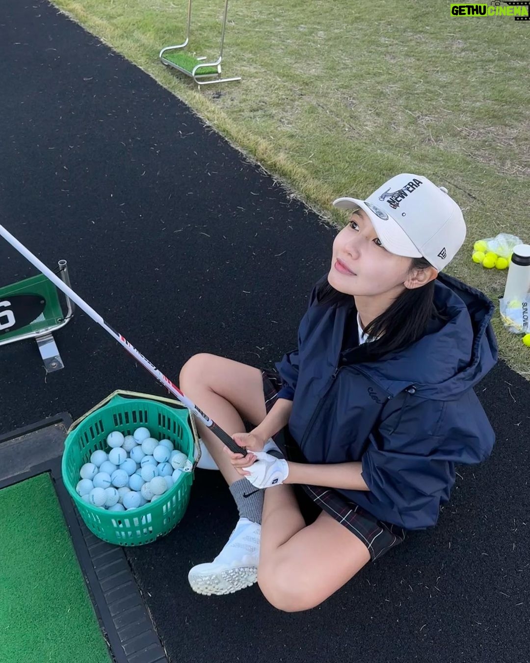 Choi Soo-young Instagram - 🍃🐿️☀️🏌🏻♀️⛳️
