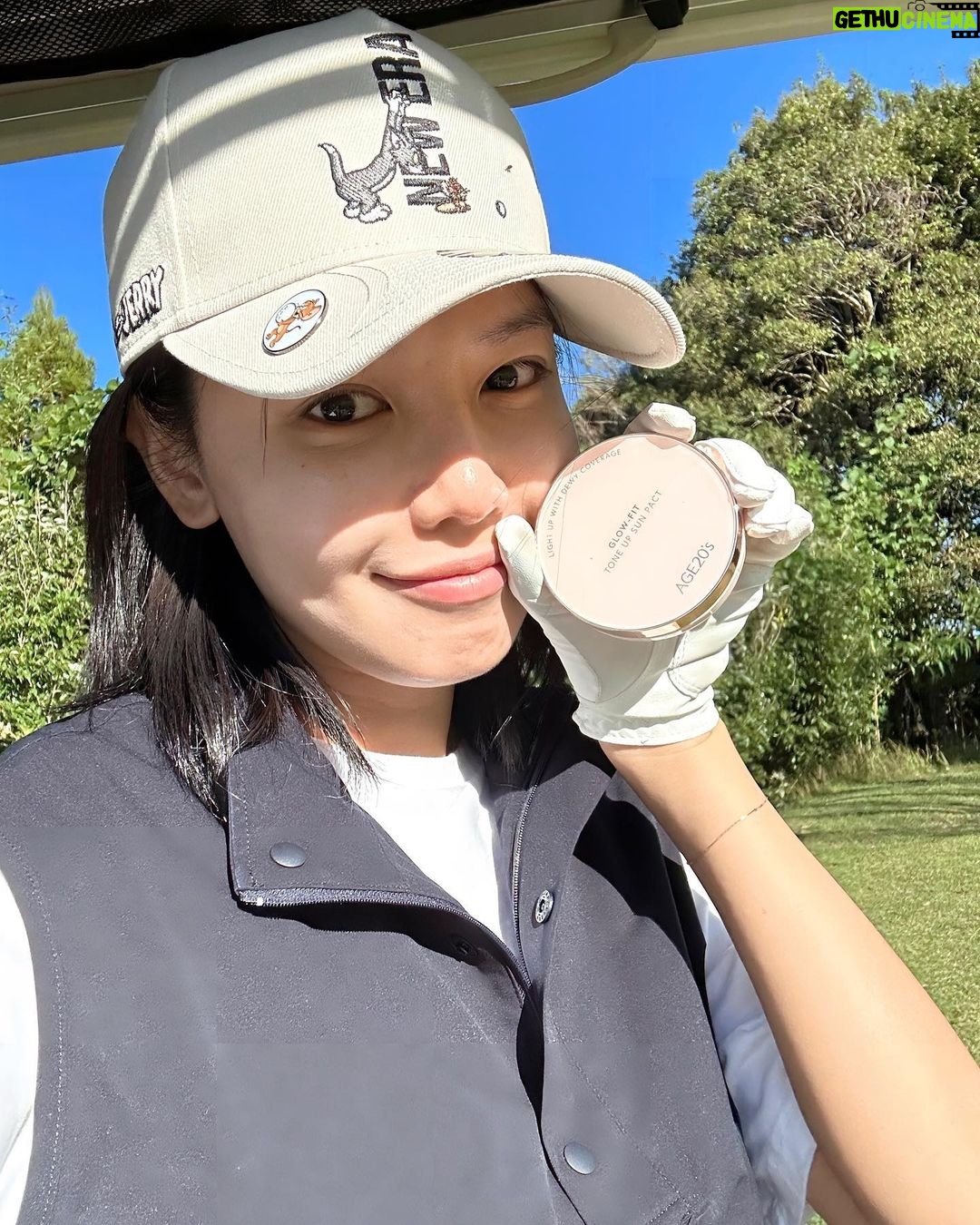 Choi Soo-young Instagram - 🍃🐿️☀️🏌🏻♀️⛳️