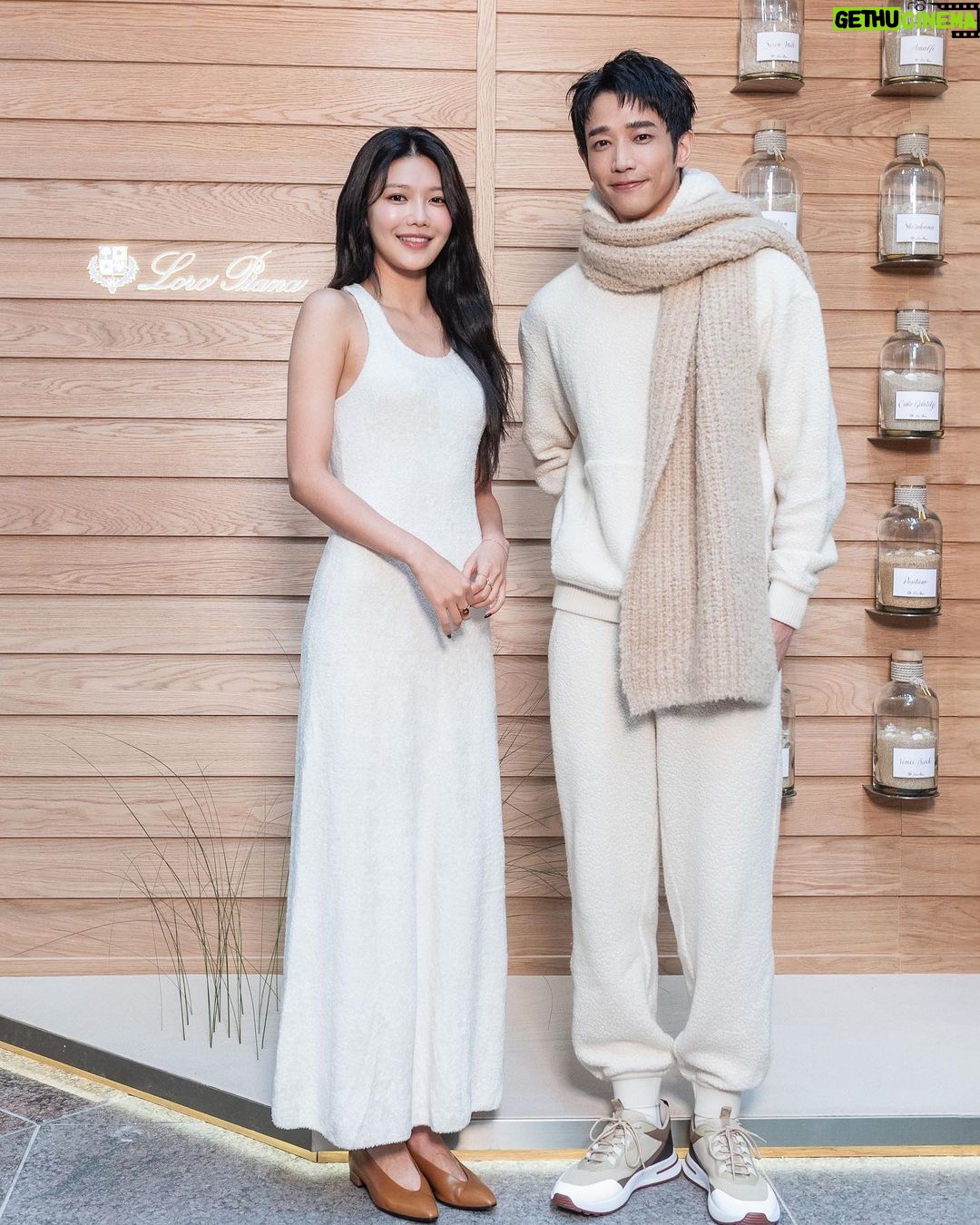 Choi Soo-young Instagram - ☁️ coziest, warmest day with @loropiana #LoroPiana #LoroPianaCocooning 台北 101 - Taipei 101