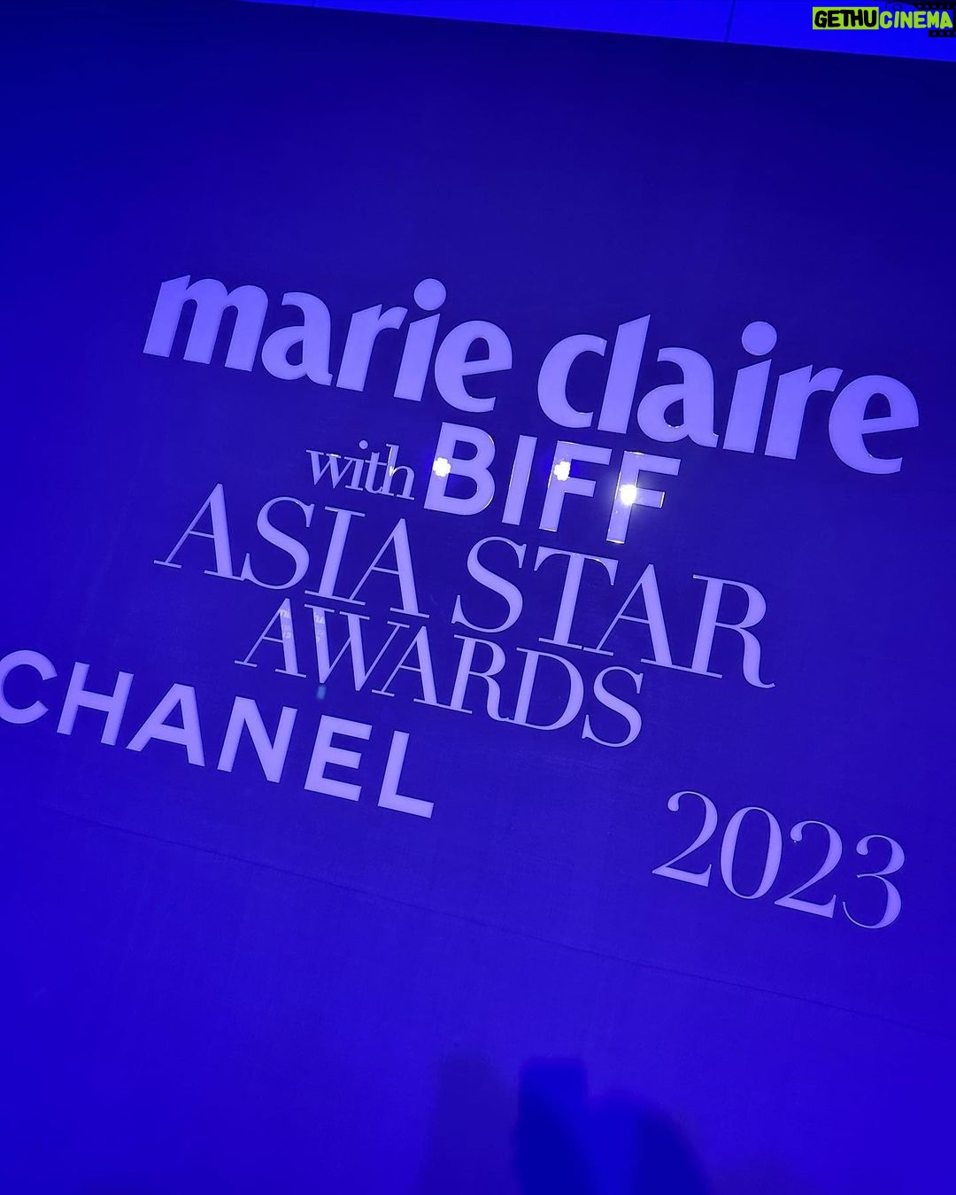 Choi Soo-young Instagram - 2023도 함께✨ @marieclairekorea @chaneloffcial #마리끌레르아시아스타어워즈