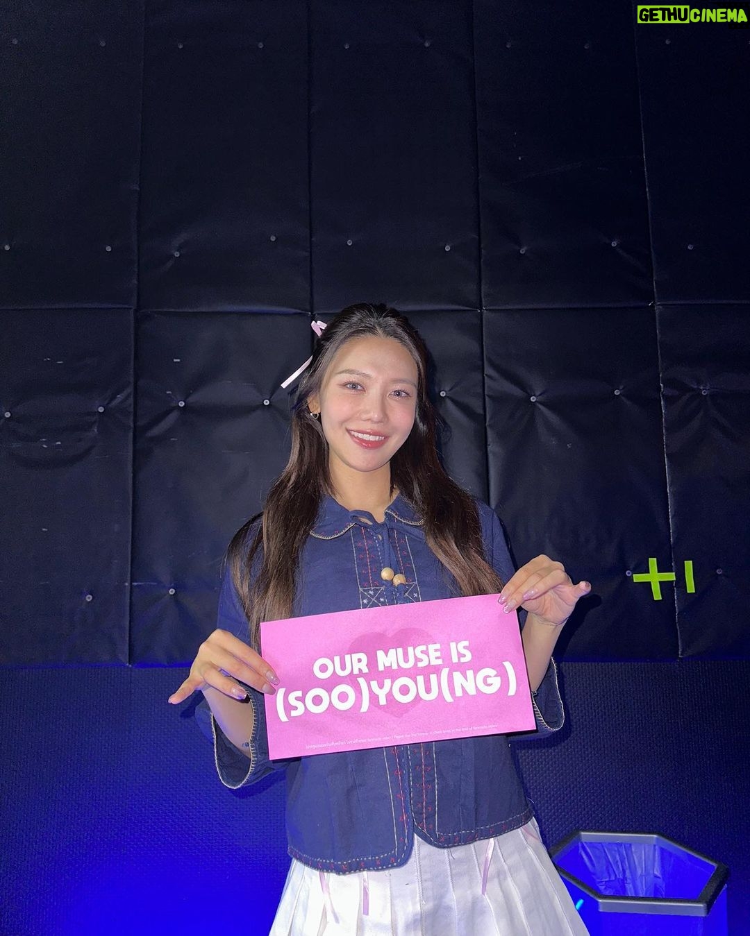 Choi Soo-young Instagram - ไอ้เราก็น่ารักซะด้วย ทีนี้โซวอนไทยก็ลำบากว้าวุ่นเลย 💓😤 #mymuseinbangkok #mymuse