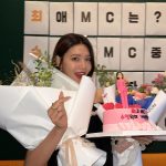 Choi Soo-young Instagram - ‘Cheer me up, 널 믿어’수없이 되새기던 말 서툰발걸음이 자유로워지는 Timing Now ‘아일릿’ we gotta aim high🏃🏻‍♀️ 파이널 라운드의 ‘aim high’ 가사를 쓰면서 떠올렸던 모든 연습생들의 표정이 오랜시간 마음에 남을 것 같아요. 무대 중간 중간 뒤돌아 잠시 숨고르기를 하던 그때 , 진심으로 설레어 하던 그 표정을 바로 옆 MC석에서 지켜보며 저 또한 무대에 대한 소중함과 설렘을 떠올리던 시간이었습니다. 걸그룹 ‘아일릿’ 의 새로운 시작과 데뷔의 꿈은 이루지 못했으나 한명한명 보석같은 연습생들의 더 큰 성장과 꿈을 응원하겠습니다💗 #RuNext #알유넥스트 #모두수고하셨습니다