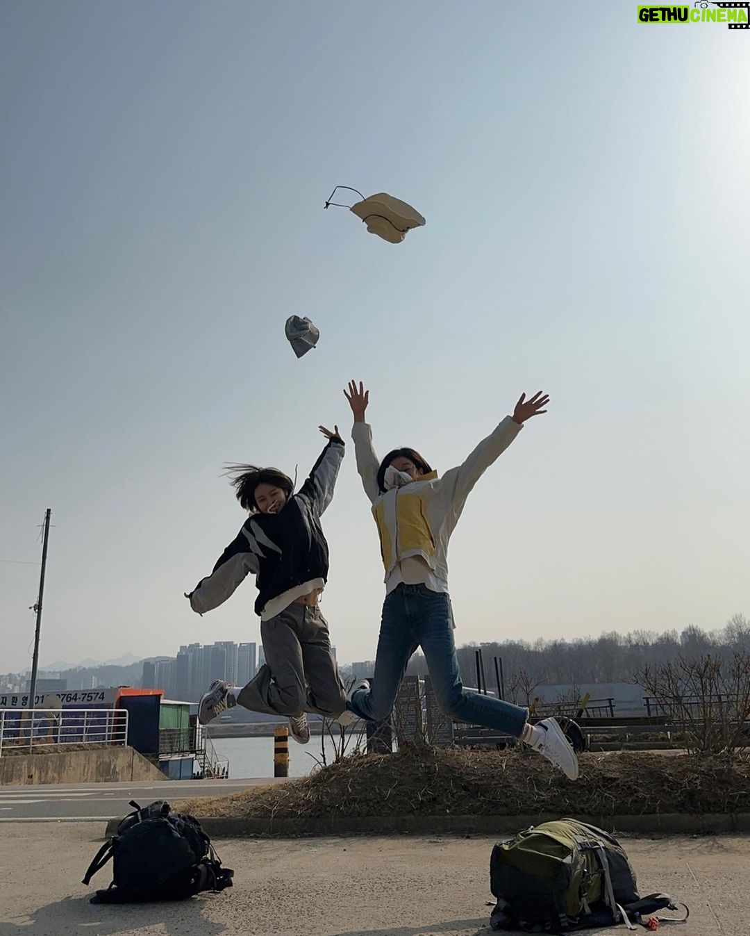Choi Soo-young Instagram - 남남 없는 월화요일 😿 보고싶다아❤️