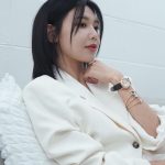 Choi Soo-young Instagram – @chopard brings happy hearts🖤💙🤍
#광고 #쇼파드 #해피하트 #HappyHearts #해피하트주얼리