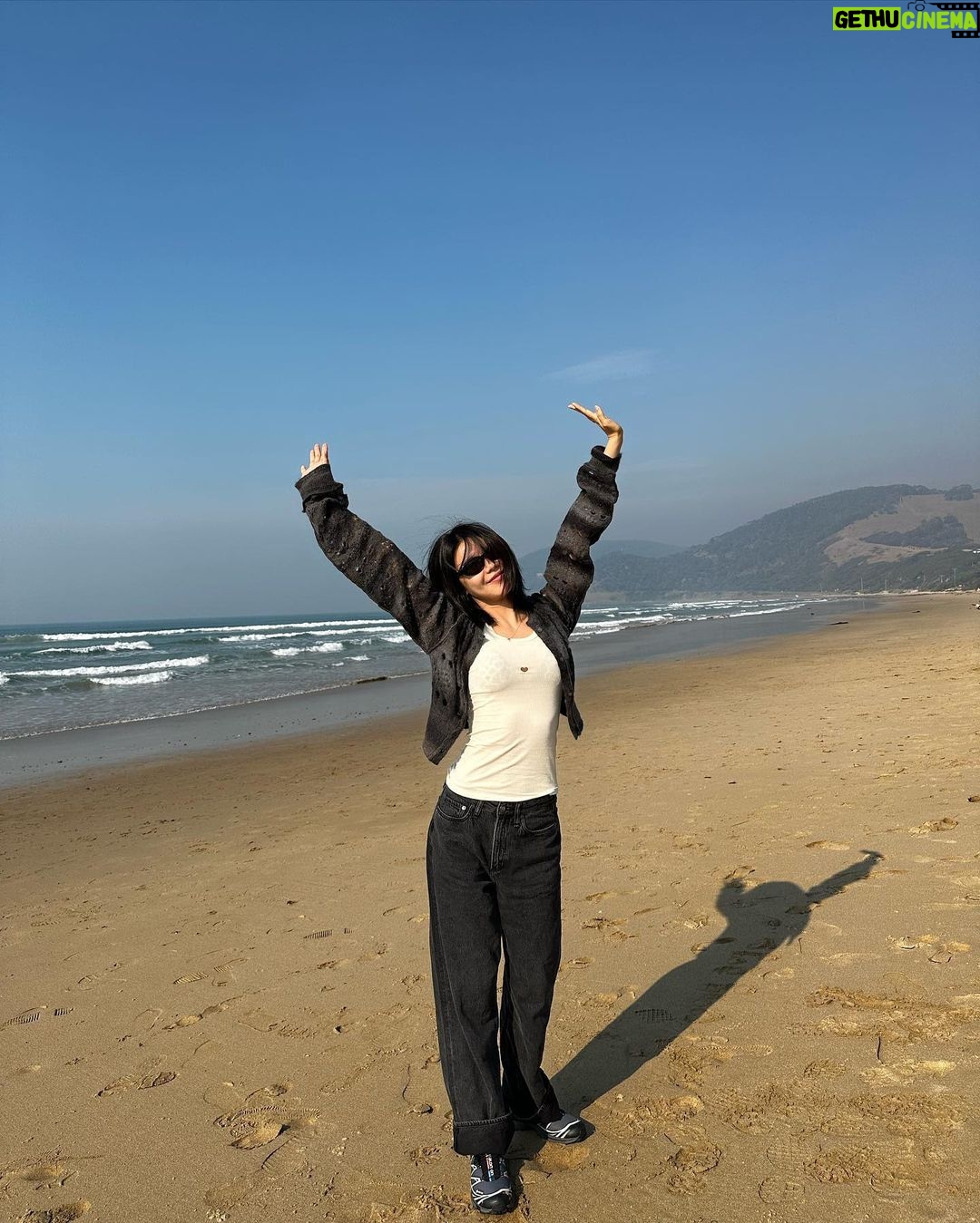 Choi Soo-young Instagram - “멜버른으로 가야겠어요.”-데이지 💐 Melborne, Austrailia