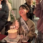 Choi Soo-young Instagram - 좋지도 나쁘지도 않고 완벽한 , 조금 이른 생일파티 with 와이프 팀💓🌈 (시작은쫑파티였으나생일축하해달라고떼씀)