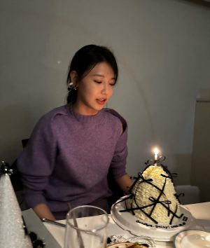Choi Soo-young Instagram - 햅삐바스데이투미🌸💓