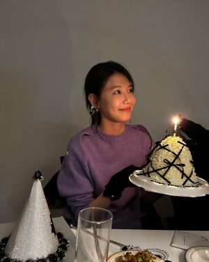 Choi Soo-young Instagram - 햅삐바스데이투미🌸💓