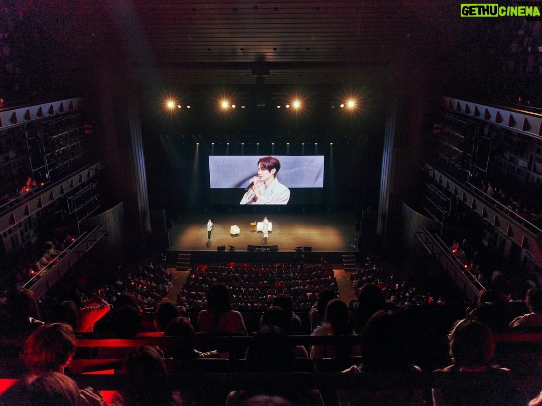 Choi Woo-shik Instagram - Osaka 양 찾으러 돌아다닐때 그 기분 아직도 못잊어.