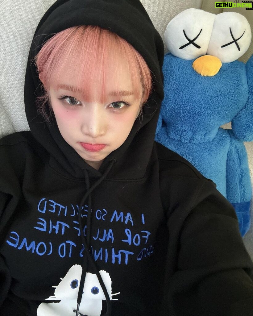 Choi Ye-na Instagram - 날씨 짱좋아ㅏ☀️