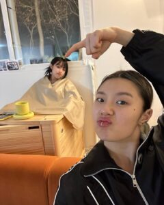 Choi Ye-na Instagram - 혜미리예채파 사랑해💗